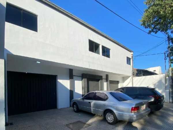 ALQUILO SALÓN COMERCIAL - BARRIO SAJONIA