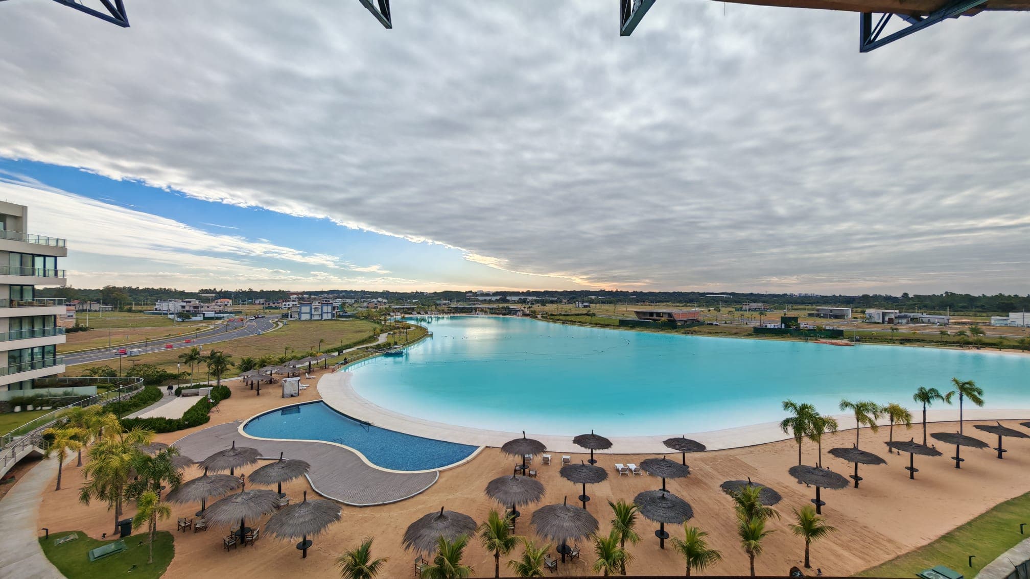 Depto 2 Dormitorios · Sunset View Sobre Laguna · Aquaterra Luque · Entrega 2027 – 2