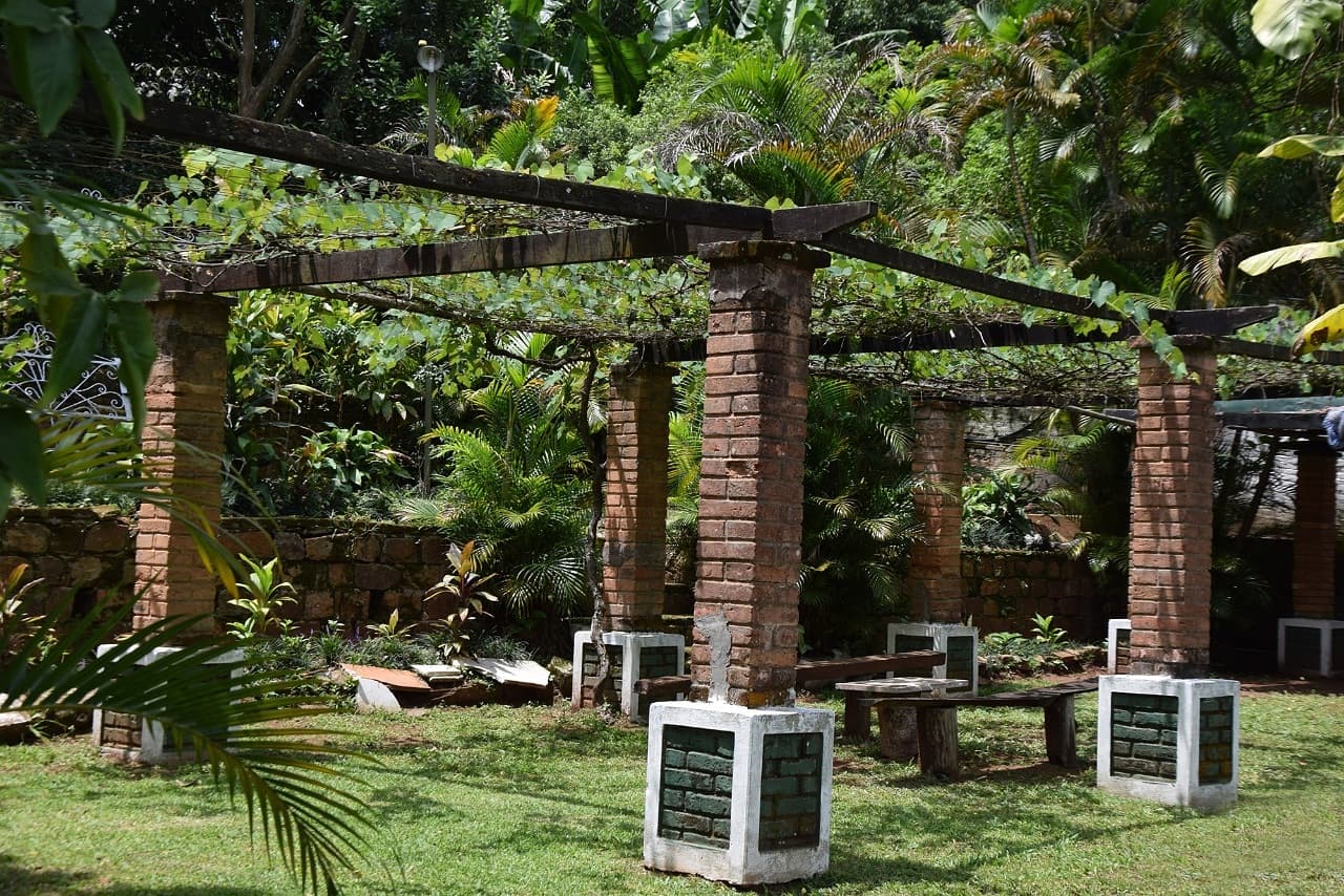 SE ALQUILA POSADA COMPLETA EN PIRIBEBUY – 2