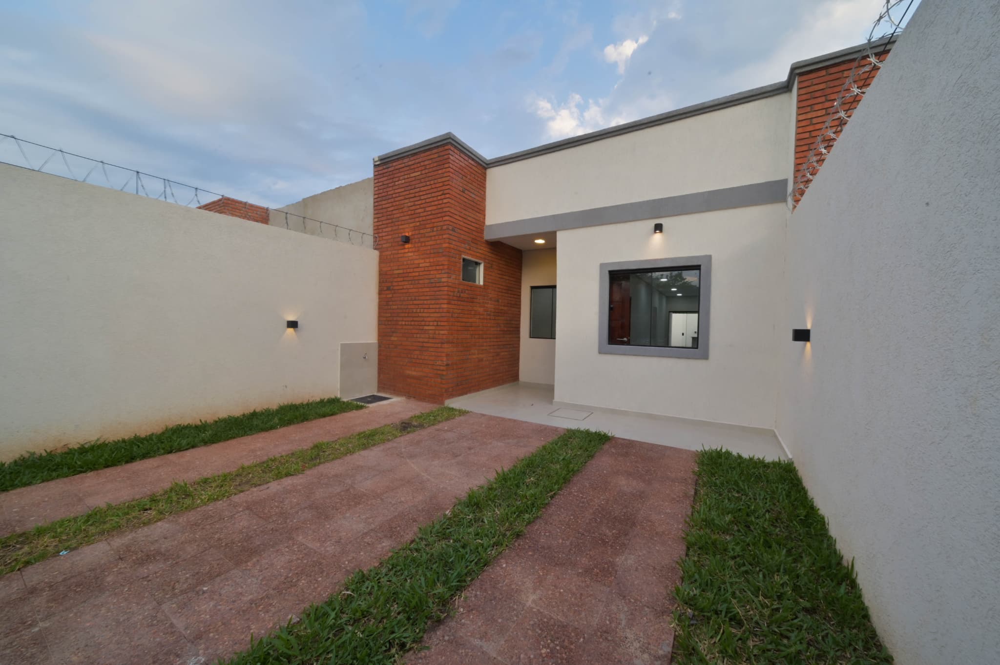 Casa Nueva En Luque, Sin Entrega Inicial Y Personalizable En El Mejor Barrio