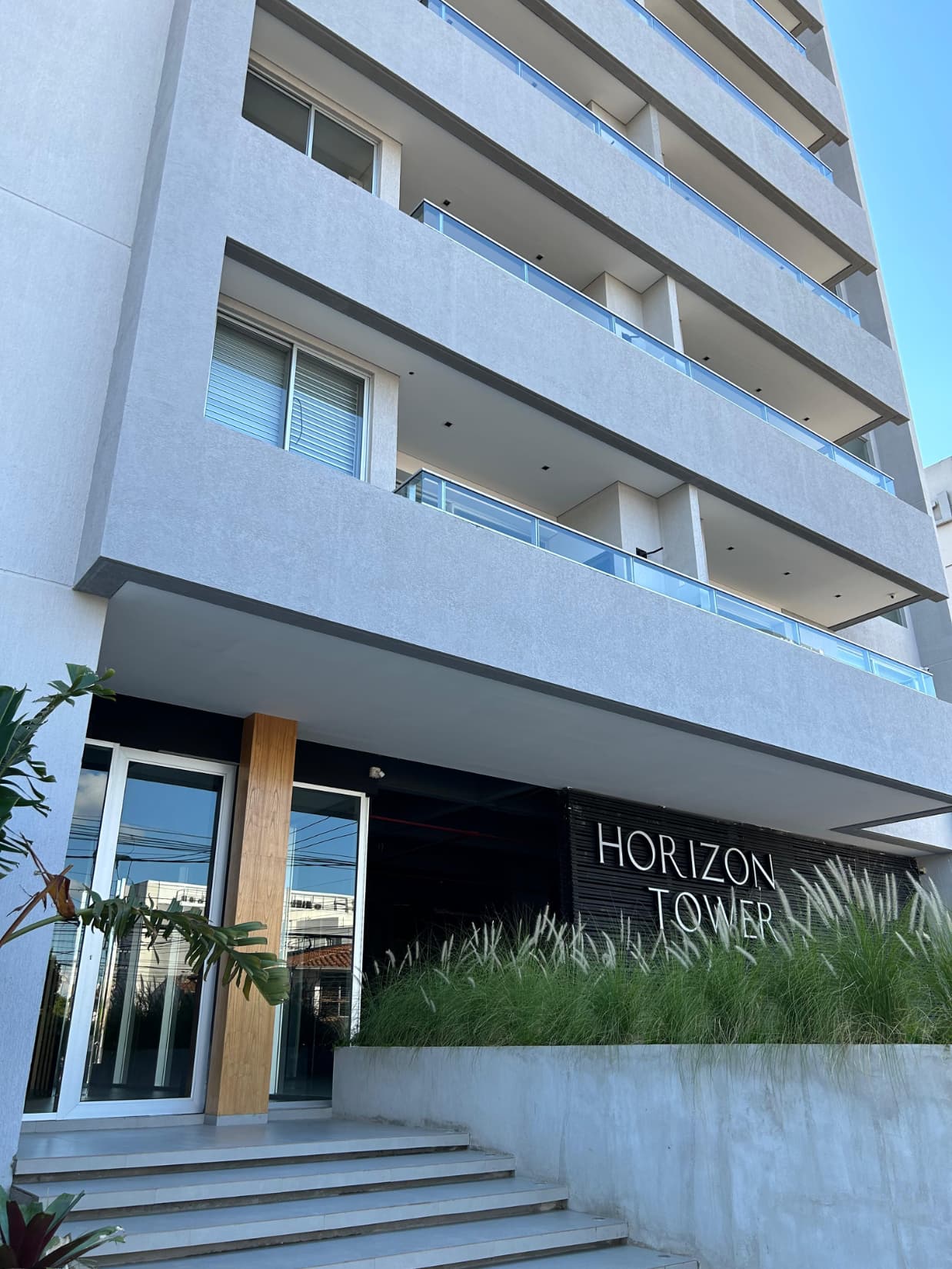 Alquilo Dpto 2 dormitorios Edif Horizon Tower Barrio Jara