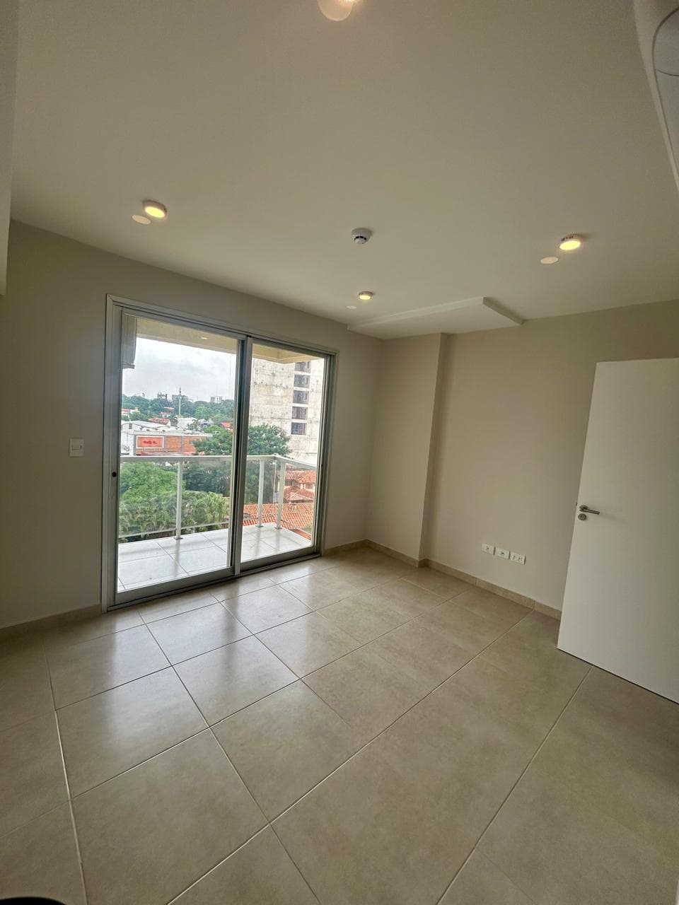 VENDO DPTO EN HAUSEN TOWER