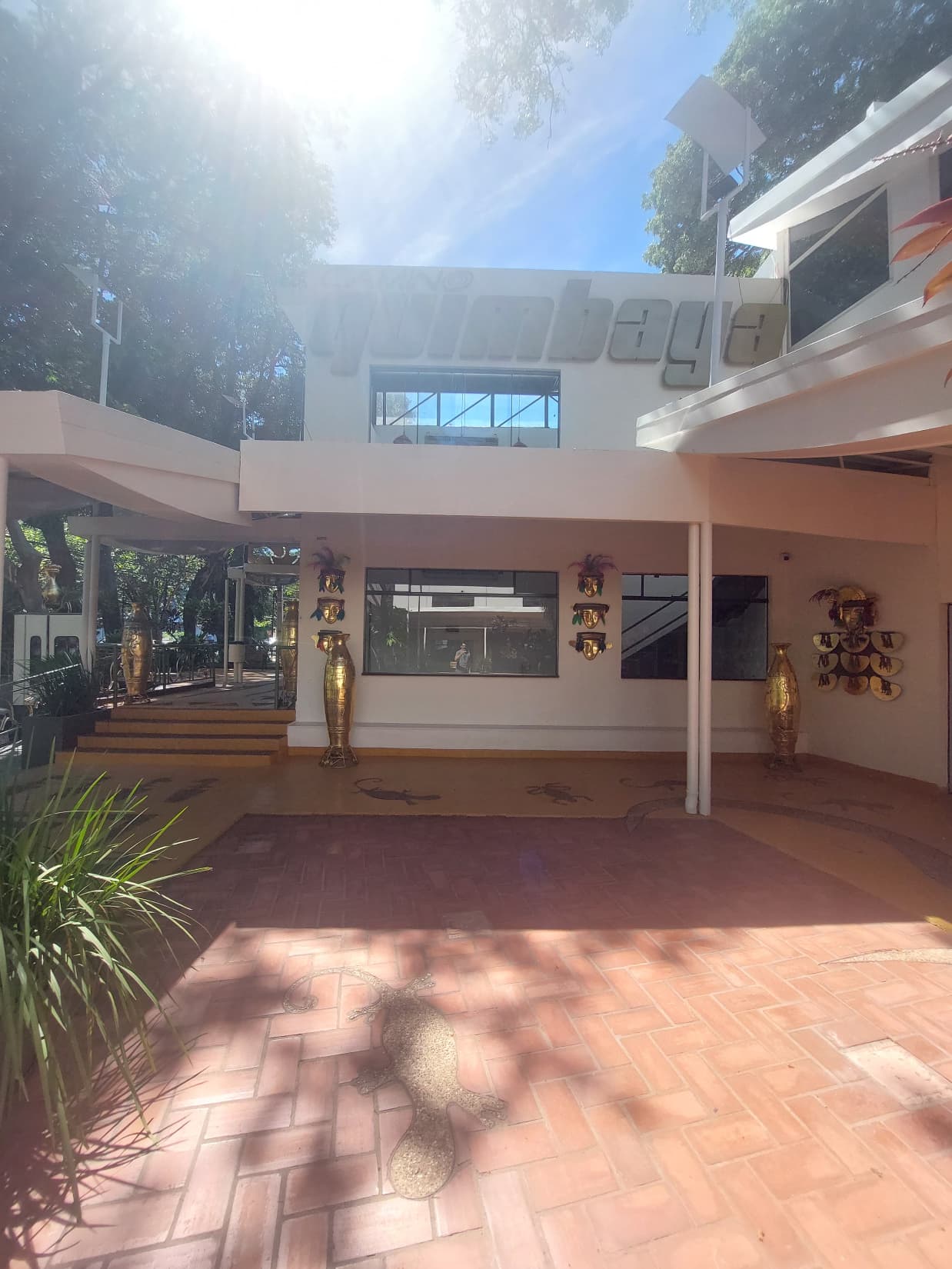 ALQUILO SALON COMERCIAL AVENIDA BOGGIANI