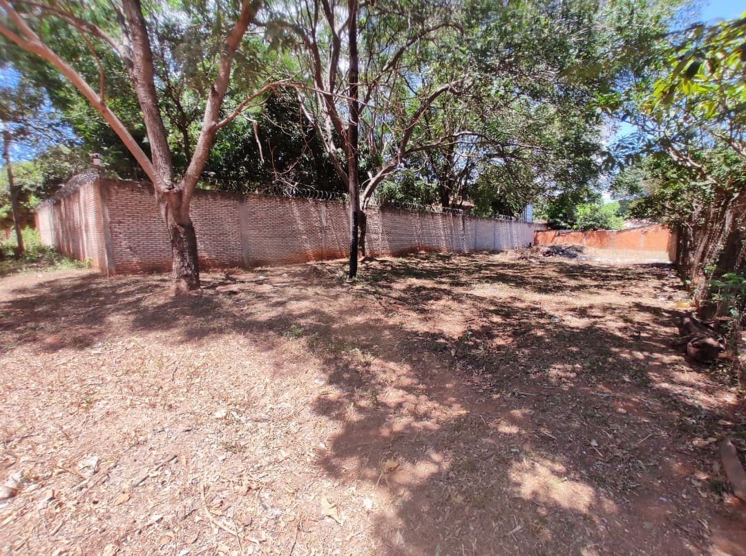 EN VENTA TERRENO DE 520M2 EN LUQUE - MORA CUE