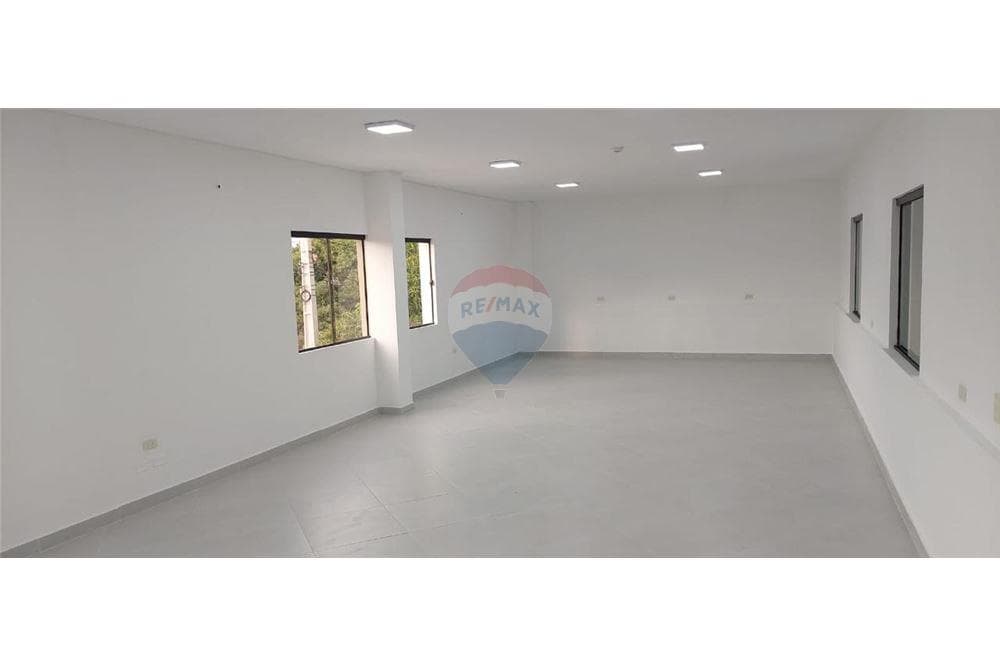 Tinglado de 650 m2 a media cuadra de Ruta Transchaco, zona Asunción Golf Club – 3