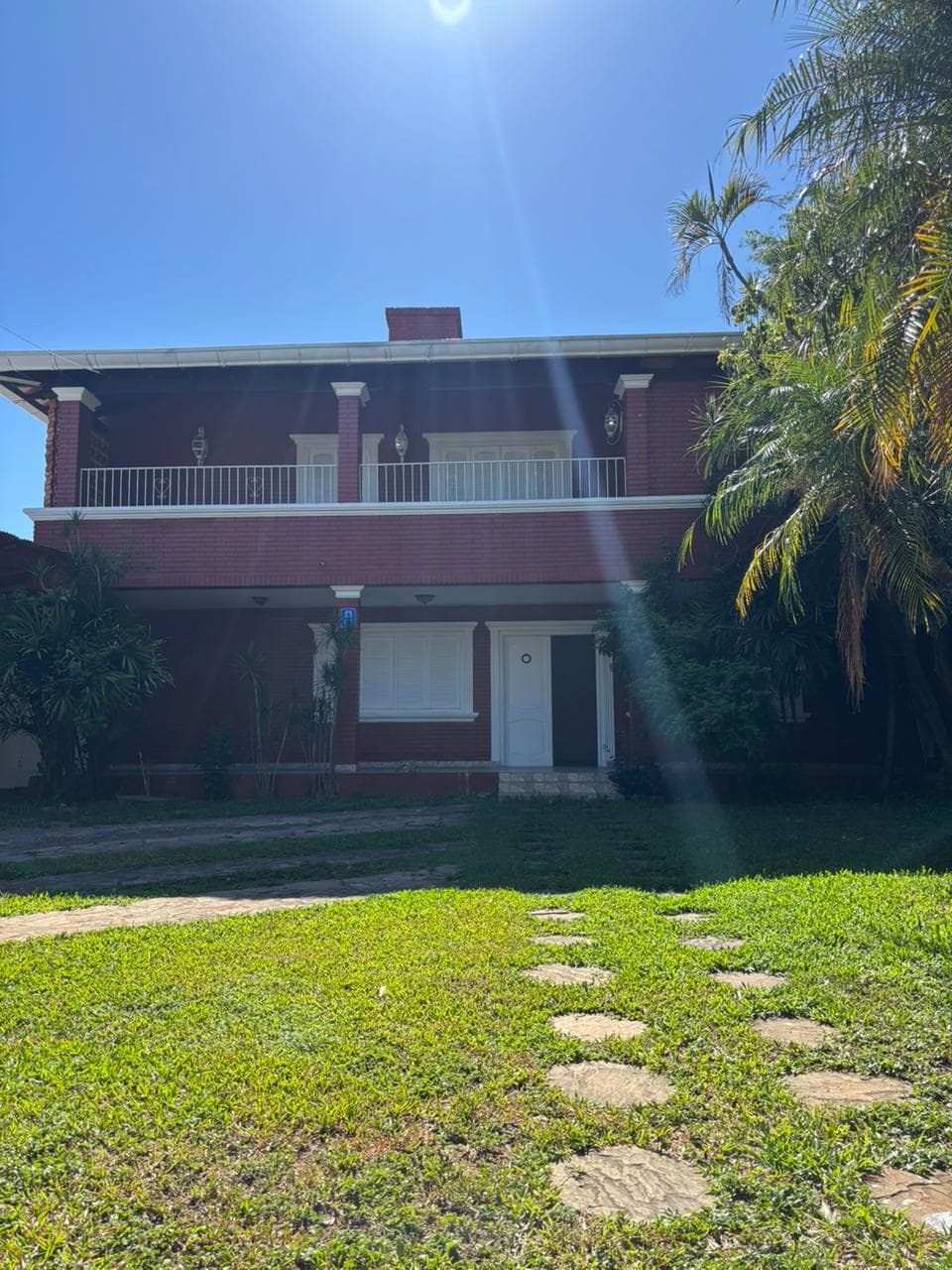 CASA EN ALQUILER – USO CORPORATIVO O RESIDENCIAL – ASUNCIÓN