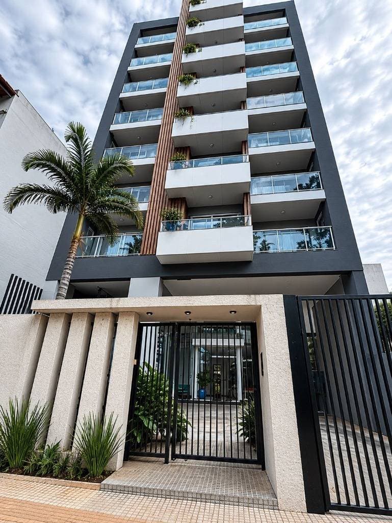 VENDO AMPLIO DEPTO. DE 2 DORM. A ESTRENAR CON COCHERA EN BARRIO HERRERA
