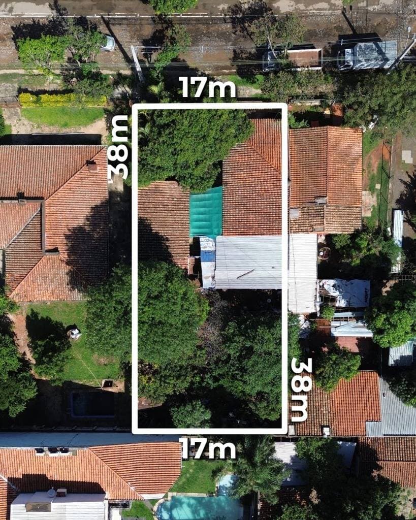 Terreno con construccion a demoler en Villa Aurelia - Asuncion