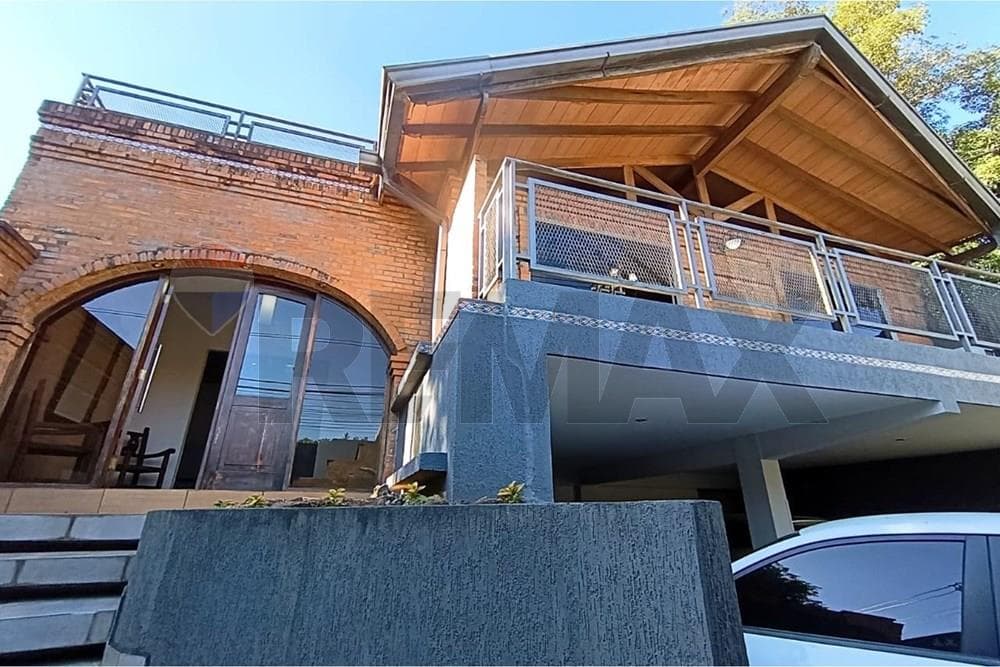 RESIDENTE EN VENTA EN SAN VICENTE