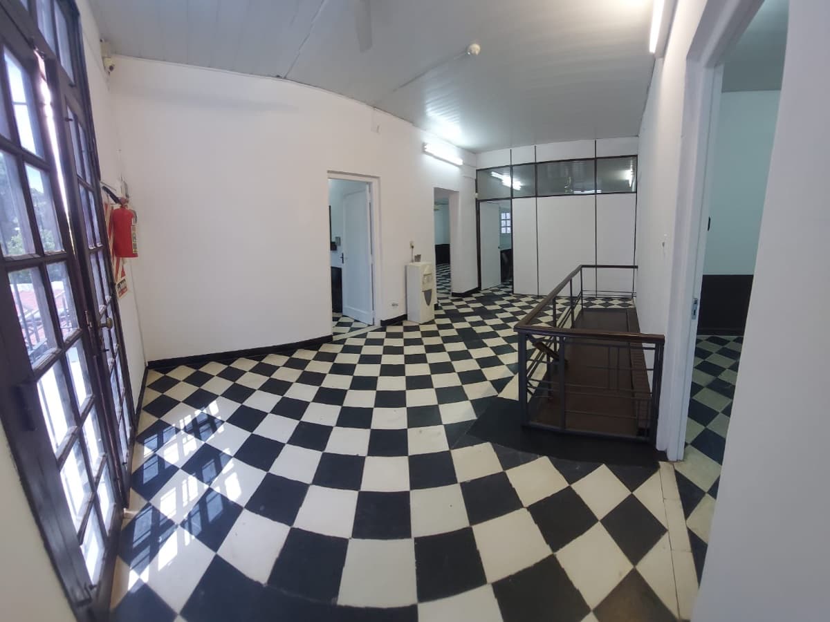 Alquilo piso para oficina, consultorio, educativo en Ciudad Nueva! – 2
