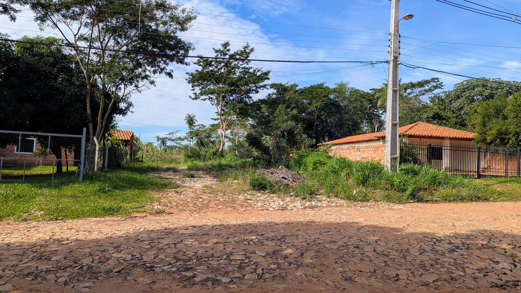VENDO TERRENO EN ESQUINA EN LIMPIO - B° ISLA ARANDA