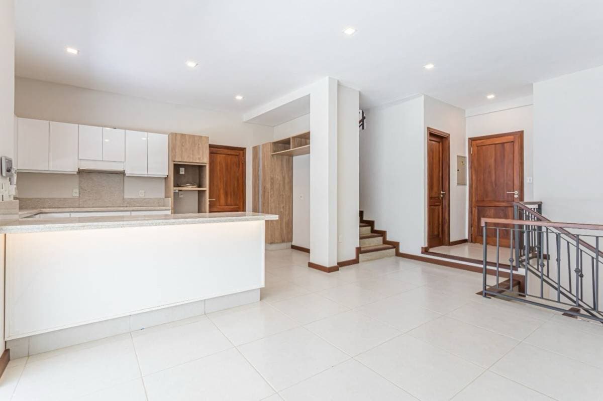 ALQUILO CASA A ESTRENAR - BARRIO MBURUCUYA – 3