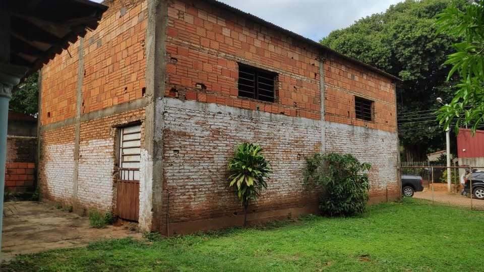 VENTA DE AMPLIO TERRENO CON CASA Y TINGLADO – 3