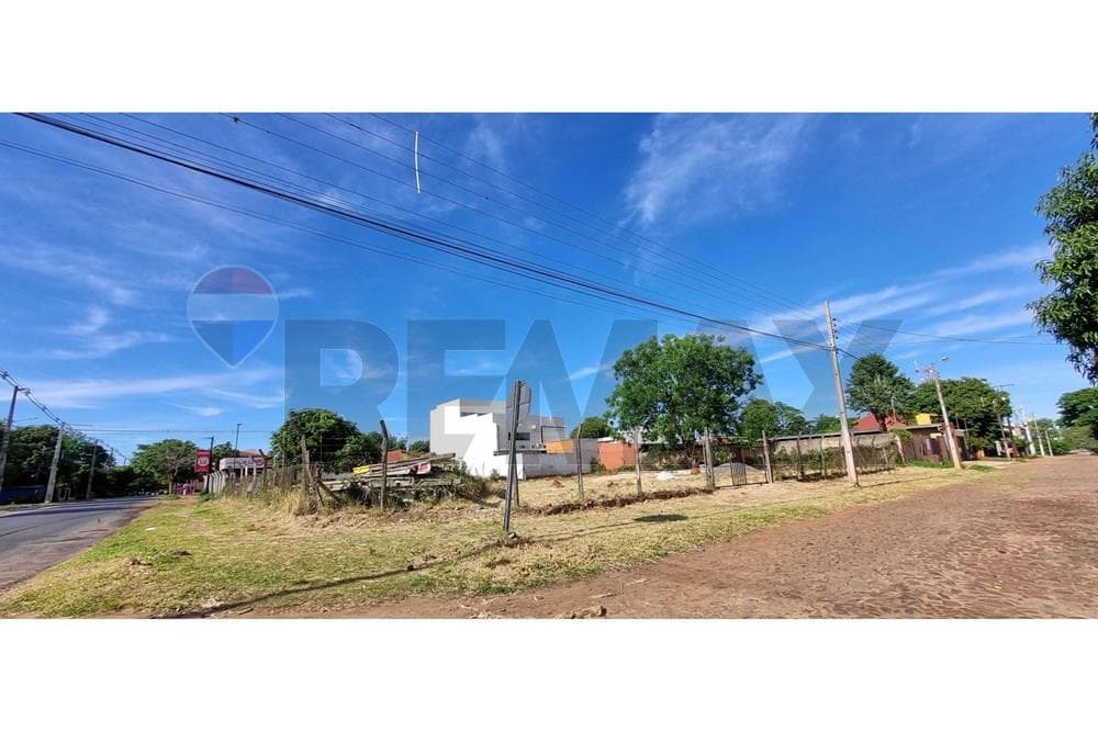 Terreno en esquina - Fernando de la Mora/ Norte