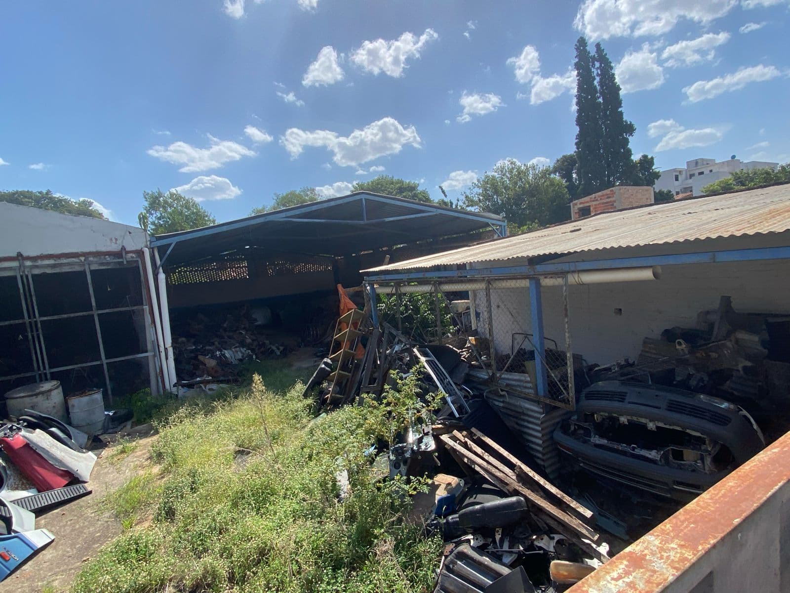 En venta espacioso terreno en fndo norte con deposito – 2