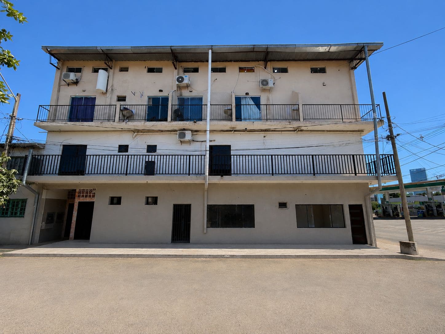 VENDO EDIFICIO EN BARRIO JARA CON RENTA ACTIVA