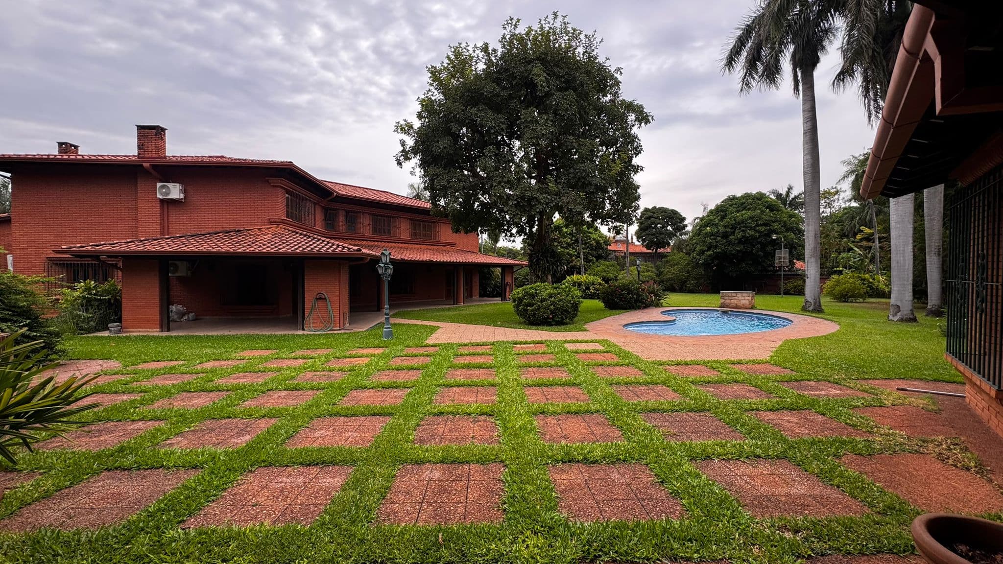 Residencia Premium o Sede Corporativa En Inmejorable Ubicación Ykua Satí – 3