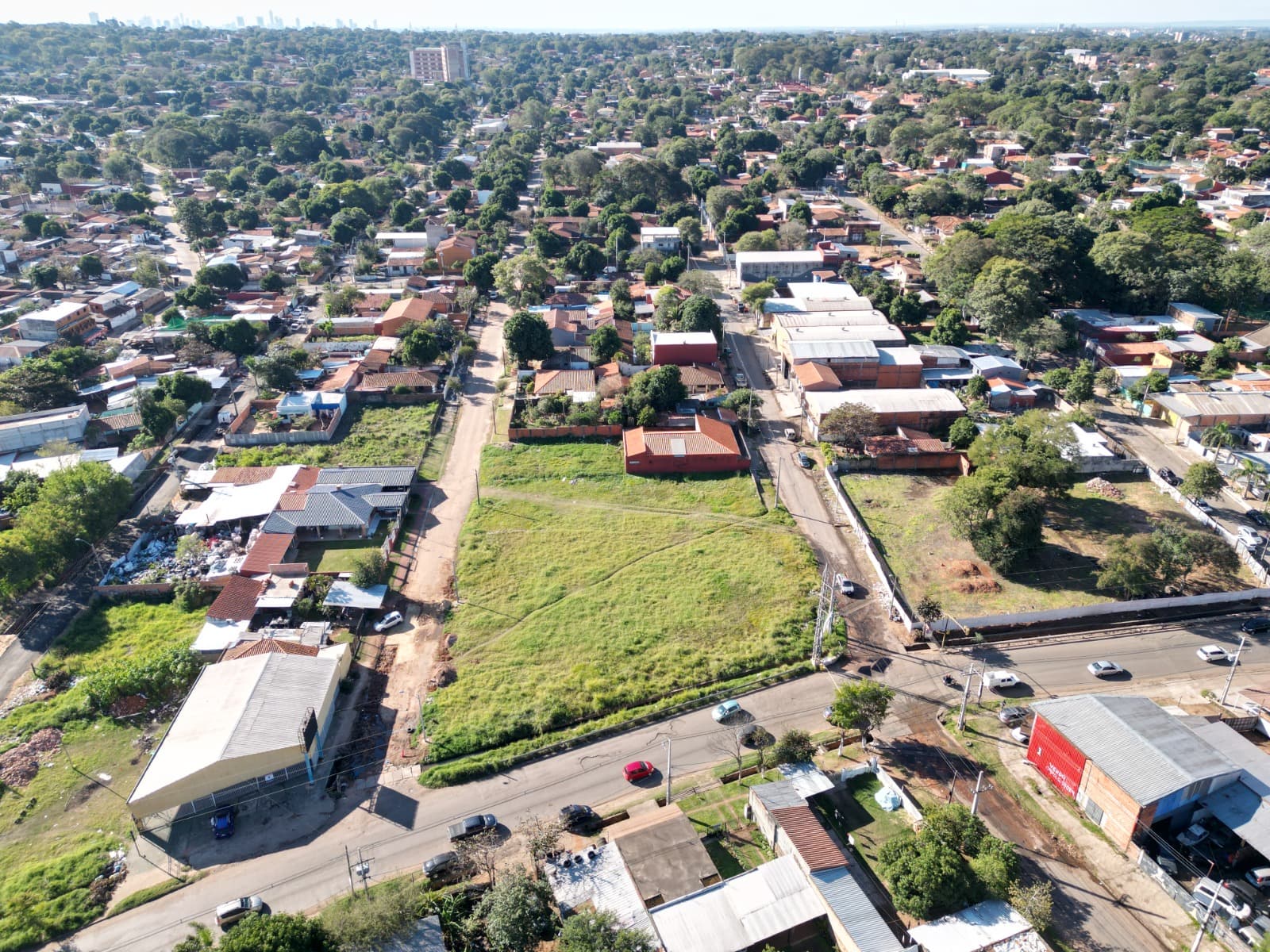 EN VENTA AMPLIO TERRENO EN FERNANDO DE LA MORA ZONA SUR SOBRE AVELINO MARTÍNEZ – 2