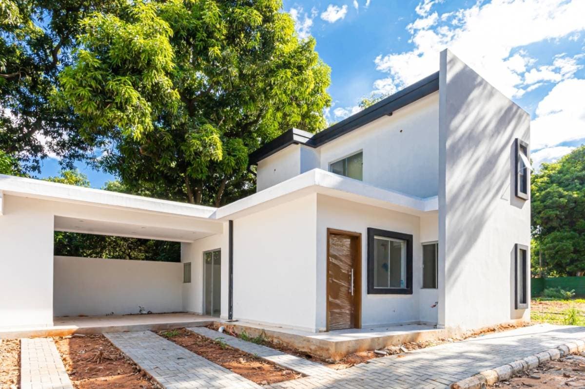 VENDO CASA EN LUQUE BARRIO CERRADO LOS CASTAÑOS