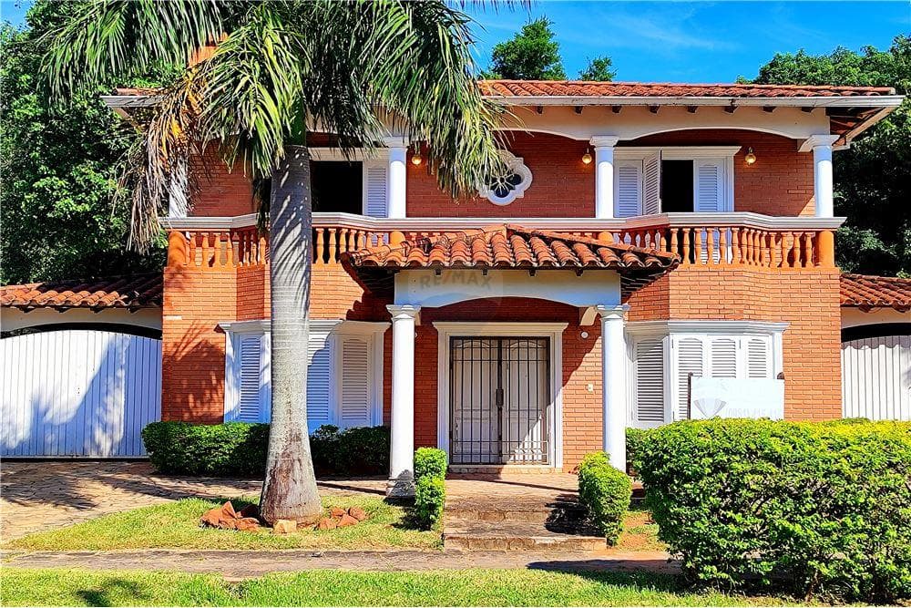 Se vende AMPLIA CASA en Ita Enramada