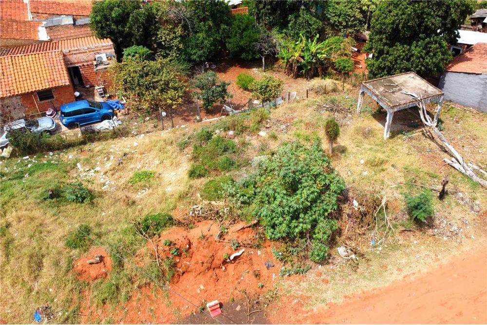 Terreno en esquina, B° Mbocayaty – 3