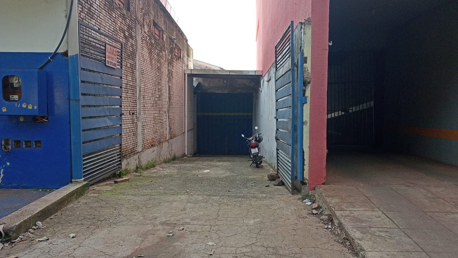 ALQUILO DEPOSITO SOBRE LA AVENIDA SAN BLAS EN EL KM 4 1/2 * – 2