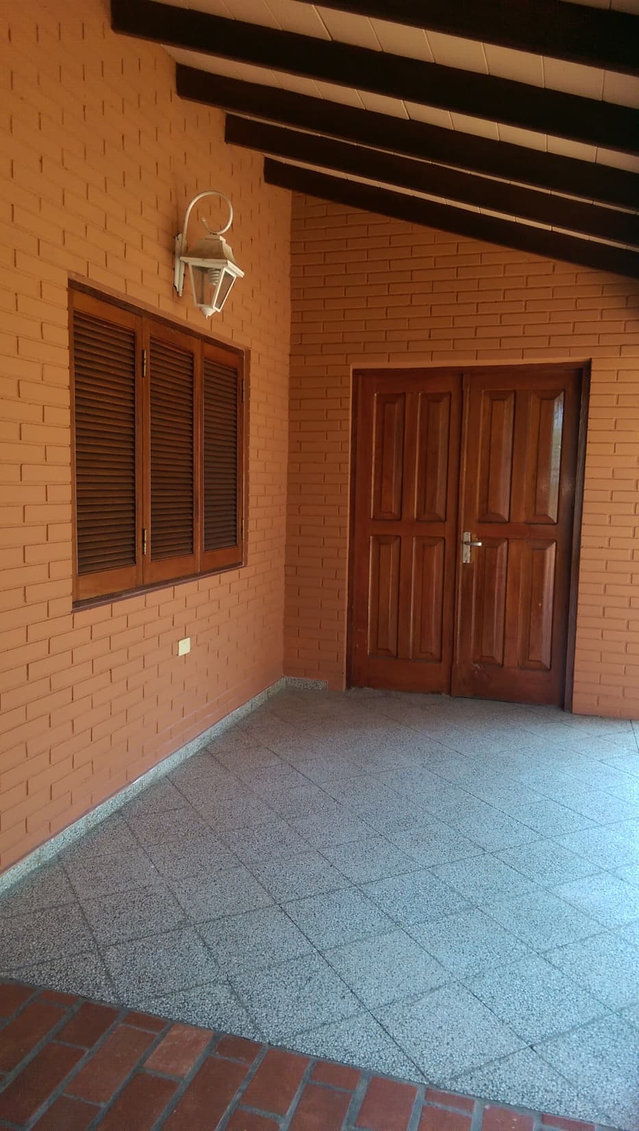 RESIDENCIA EN BARRIO OBRERO – 3