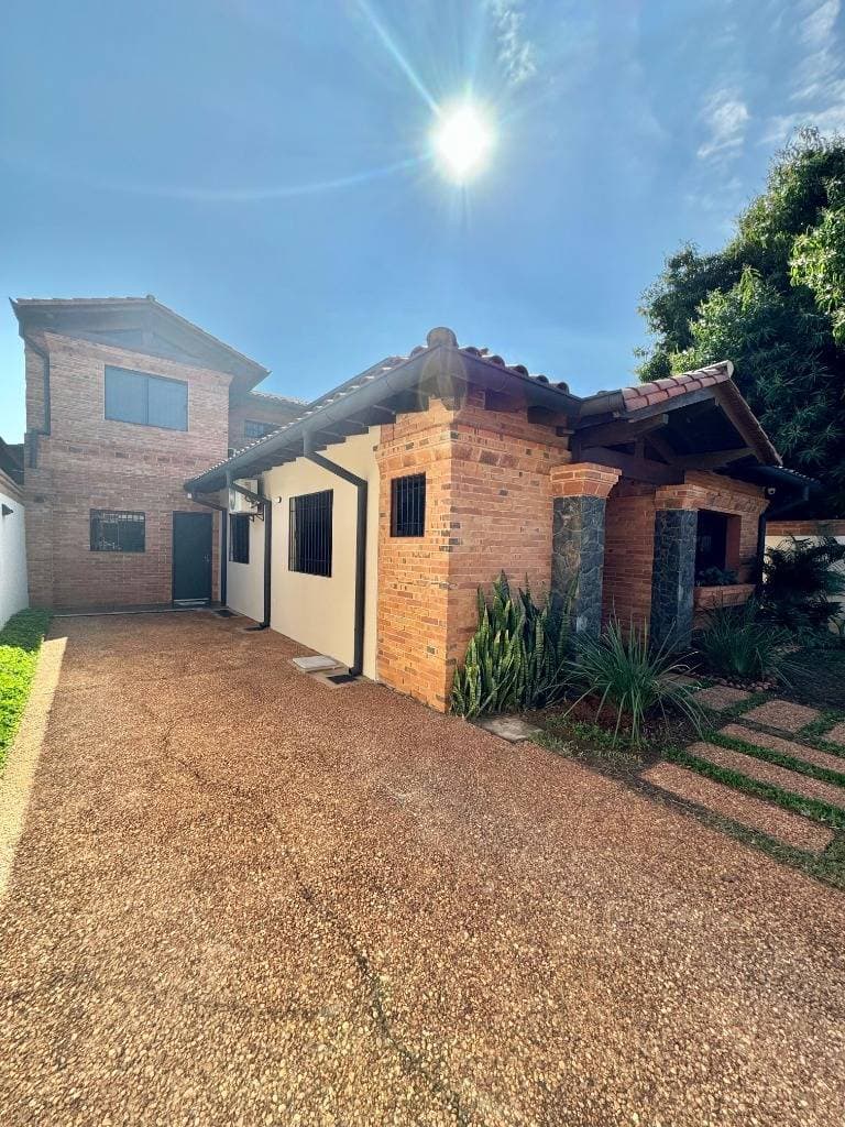 HERMOSA RESIENCIA EN ALQUILER EN Bo LAS LOMAS – 2