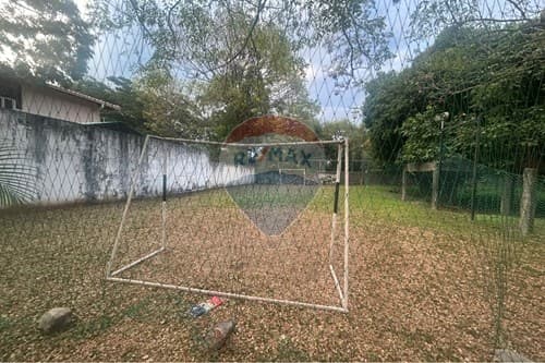 Vendo Amplio Terreno a una cuadra de Sacramento en Asunción