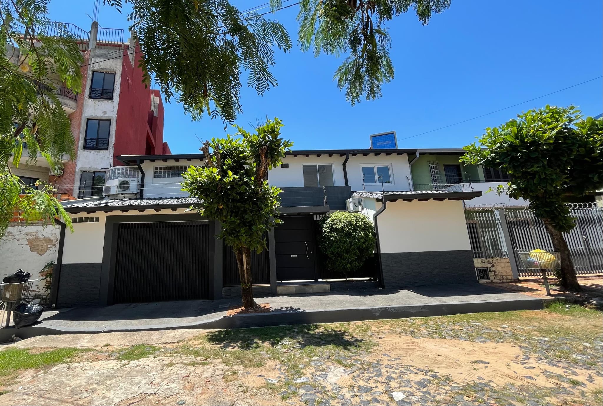 VENDO AMPLIO DUPLEX A 4 MIN DEL SHOPPING DEL SOL – 2