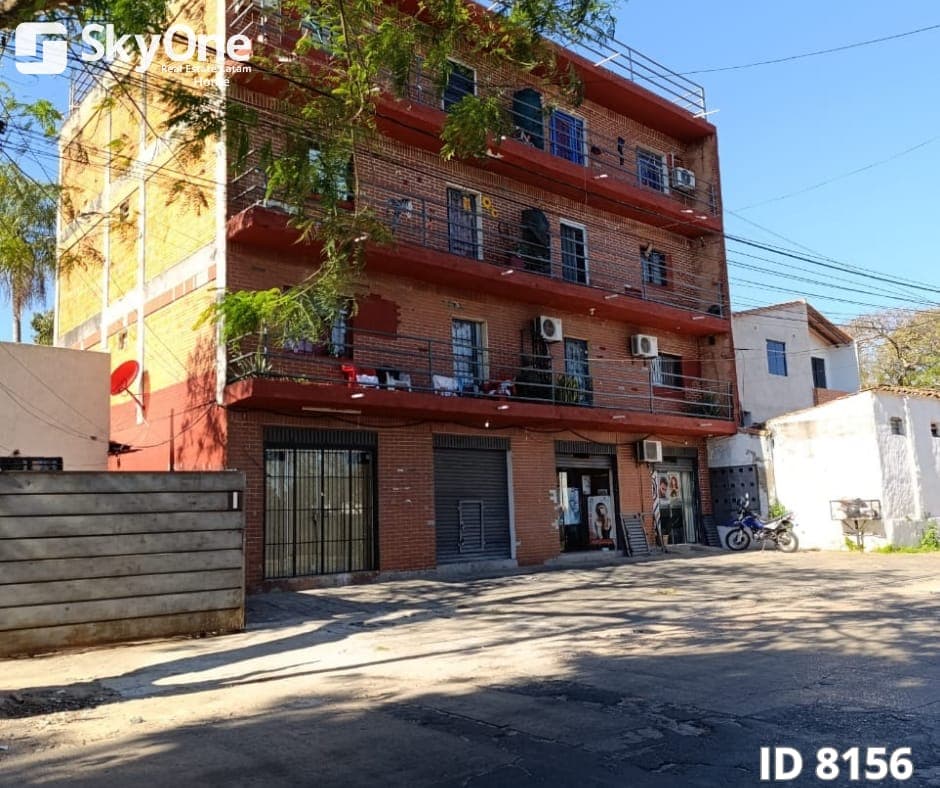 EDIFICIO EN VENTA MAS 4 SALONES COMERCIALES EN PLANTA BAJA