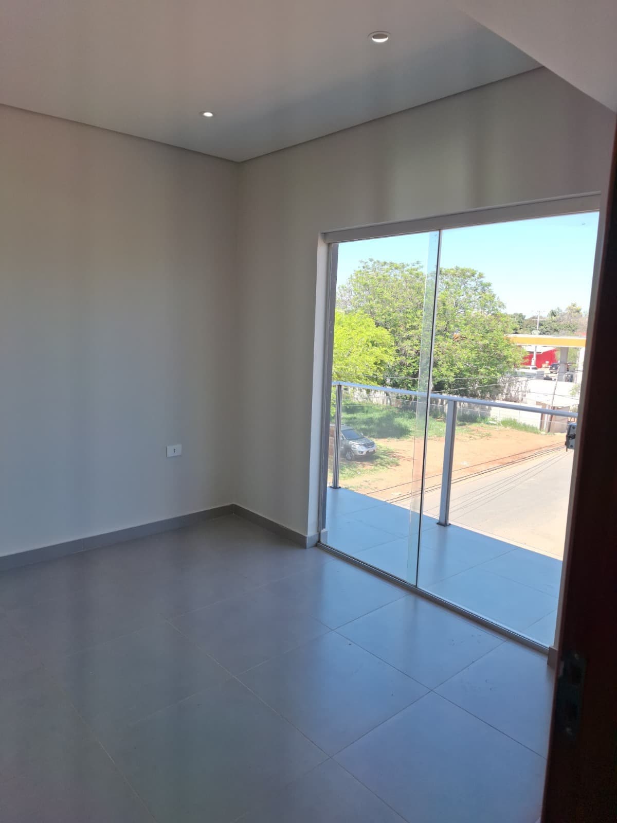 Se alquila hermoso departamento de 3 dormitorios zona Shopping Pinedo – 2