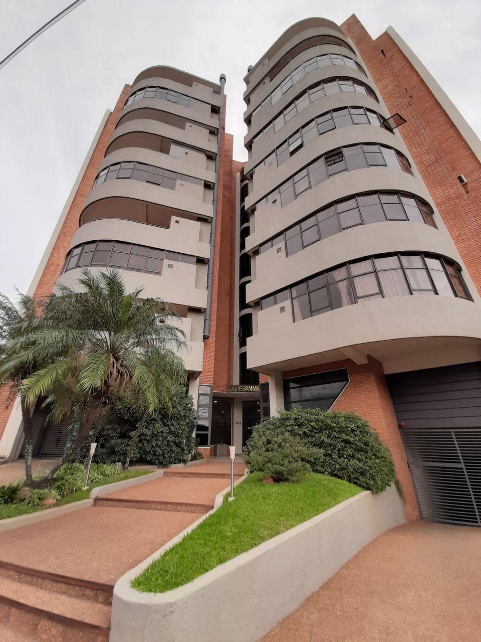 VENDO DEPARTAMENTO DE TRES DORMITORIOS BARRIO LAS LOMAS