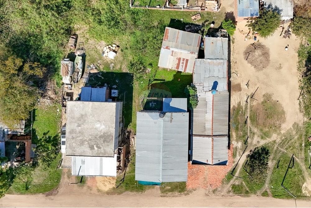 Casa de 2 Niveles en Nanawa - 345 m2 frente a Cancha Sportivo Puerto Elsa – 2