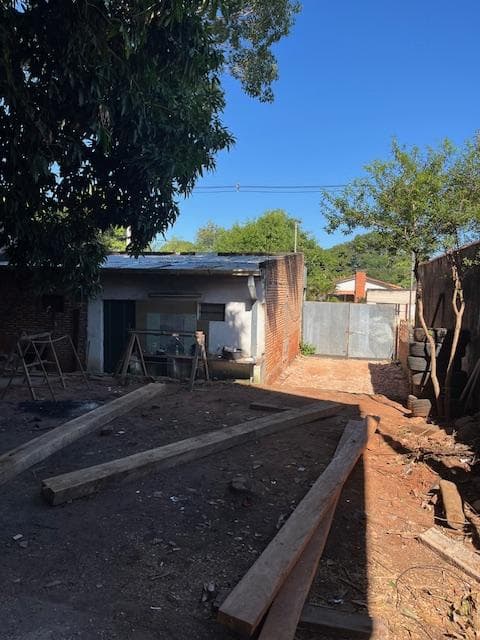 Capiata en Venta Lote con dos Salones Comerciales y un Tinglado – 3