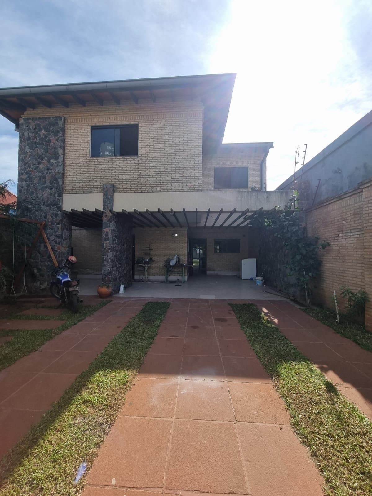 ALQUILO/VENDO RESIDENCIA EN LOMA PYTA.