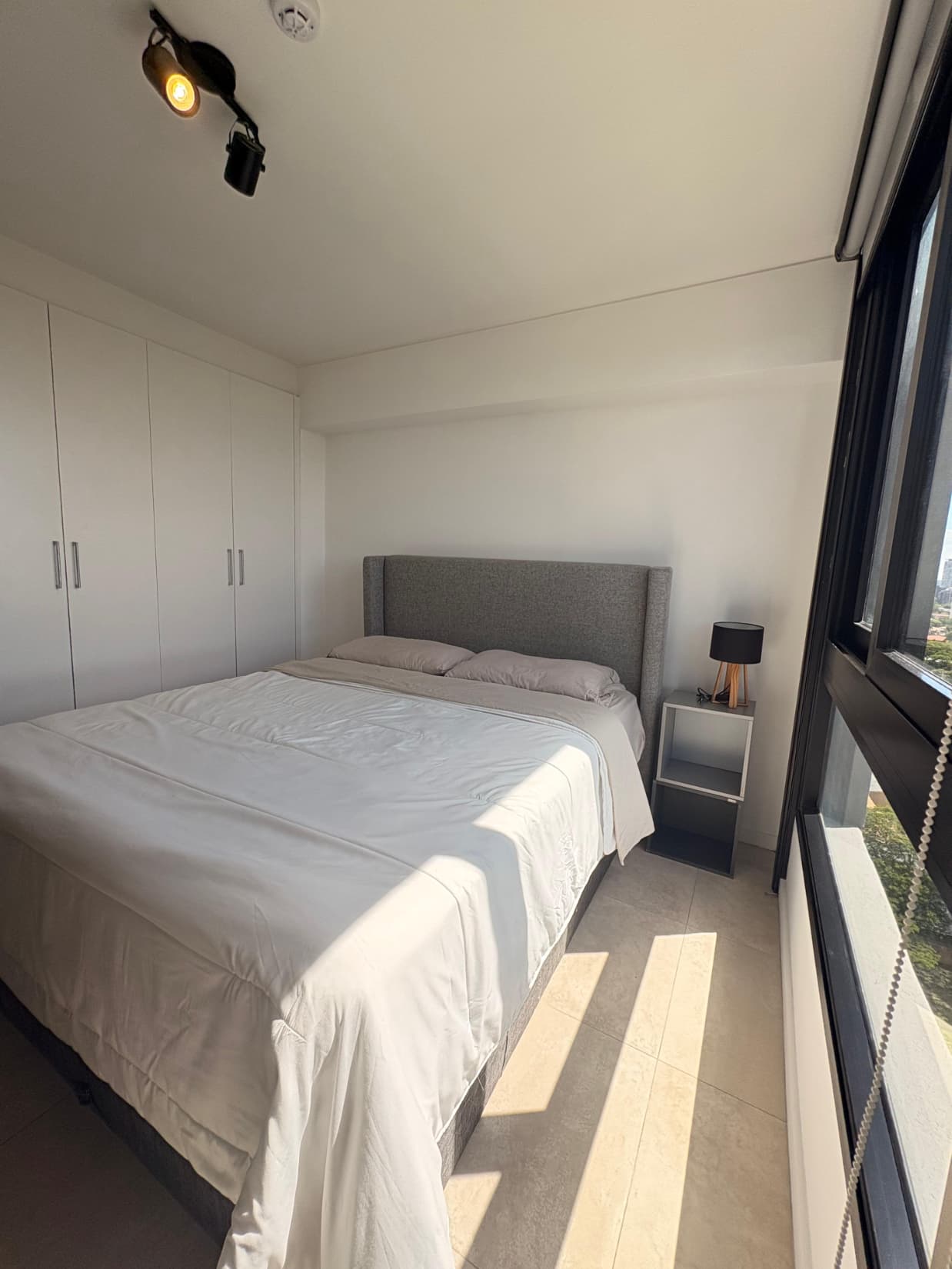 VDA. SANTÍSIMA TRINIDAD, EN ALQUILER DEPTO DE 1 DORMITORIO AMOBLADO – 2