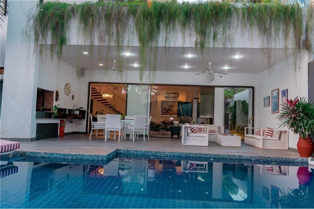 Lujosa residencia amoblada en Asunción Carmelitas