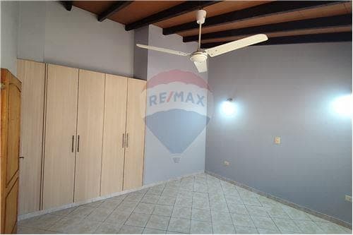 ALQUILO AMPLIA CASA EN ZONA PLAZA MADERO – 3