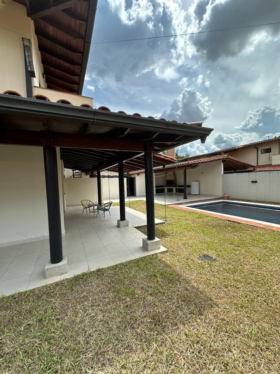 VENDO CASA EN CONDOMINIO DE LUQUE – 3