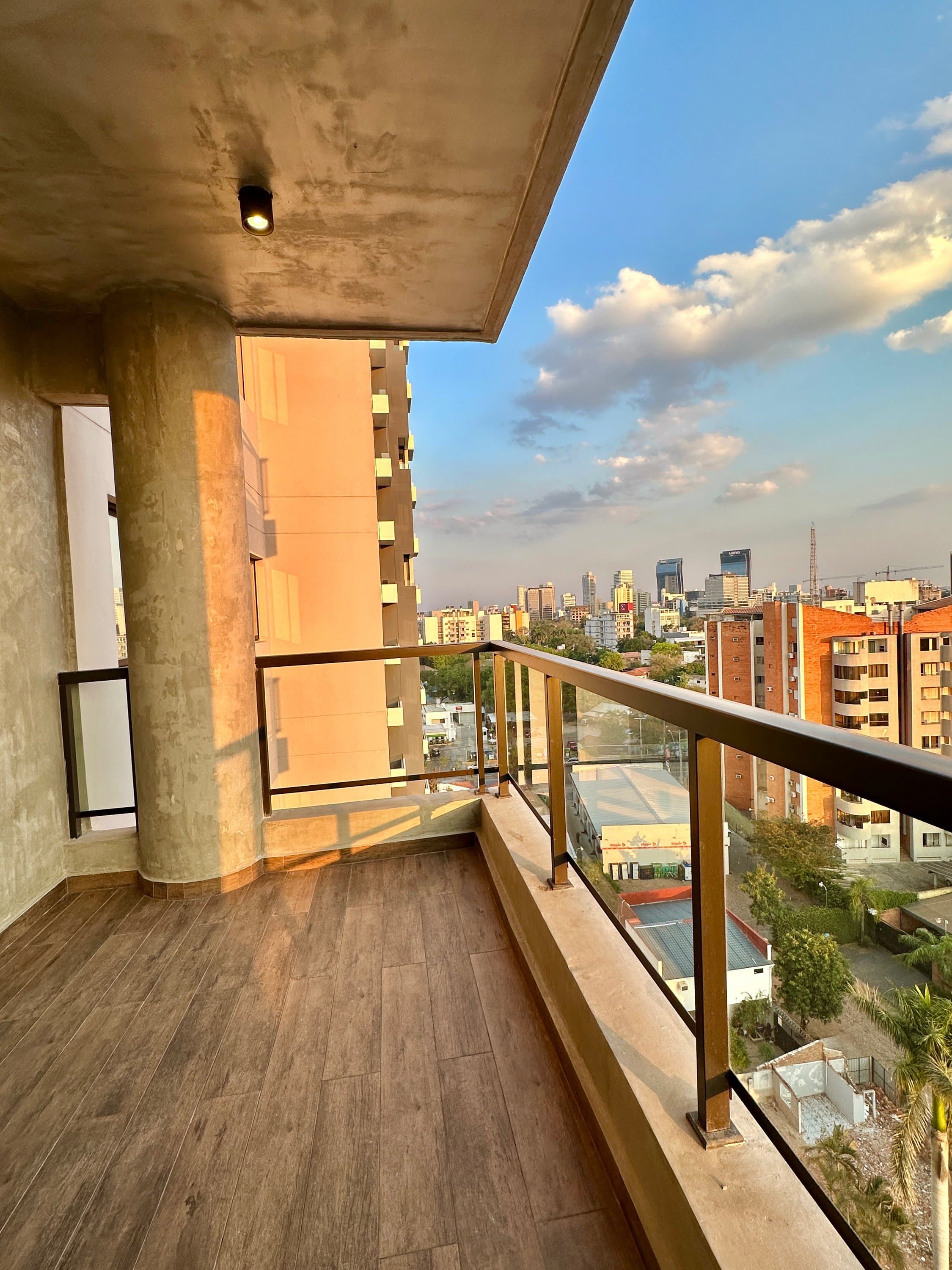 Amplio Departamento En Venta A Pasos Del Eje Corporativo! – 2