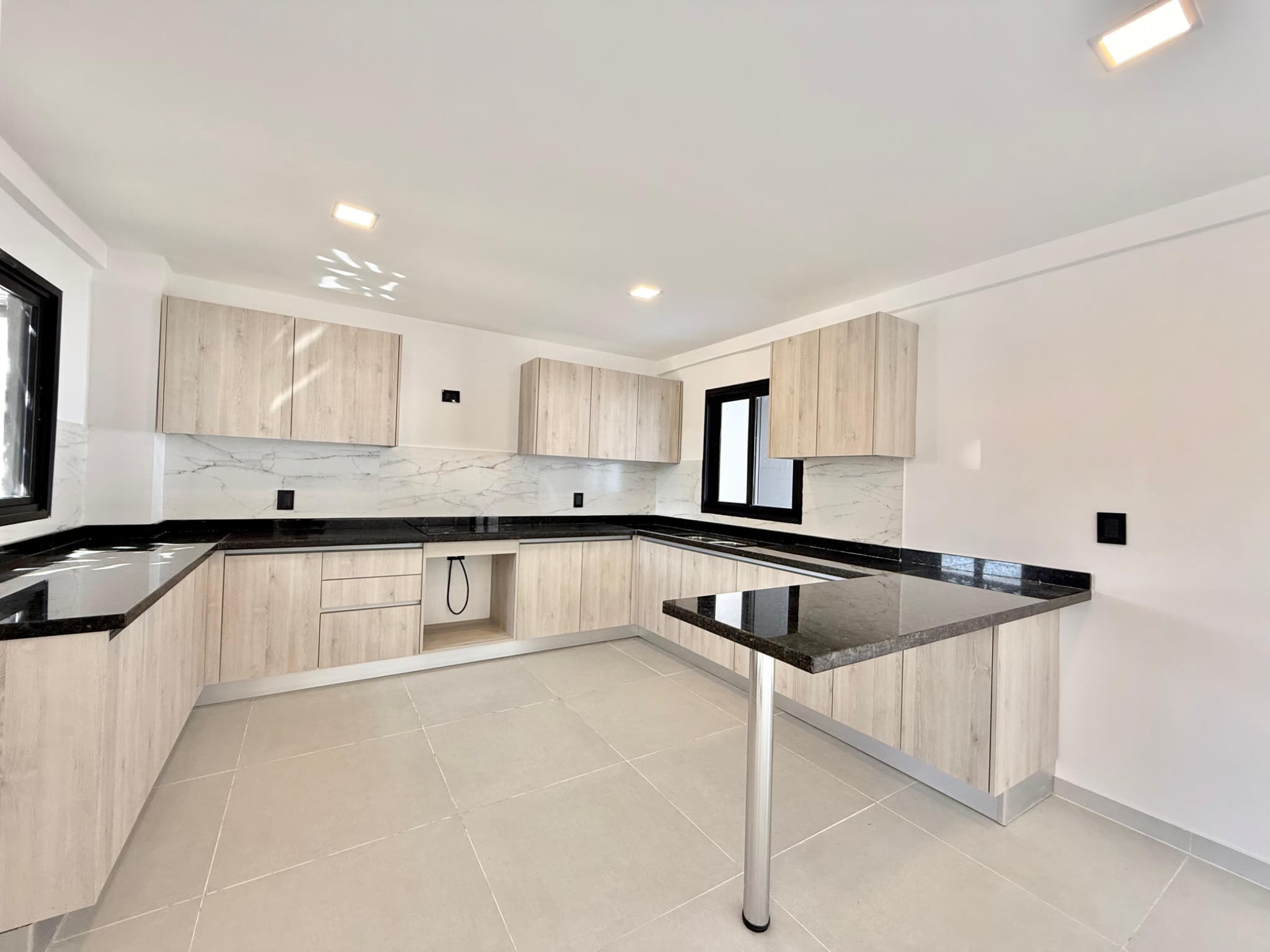 Alquilo Duplex Premium en Luque Laurelty – 2