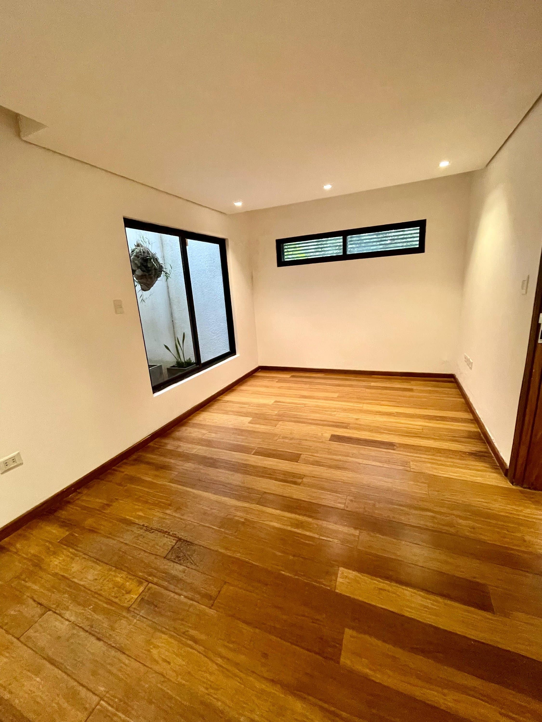 Alquilo Imponente Residencia C/ 4 Suites En Villa Morra – 3