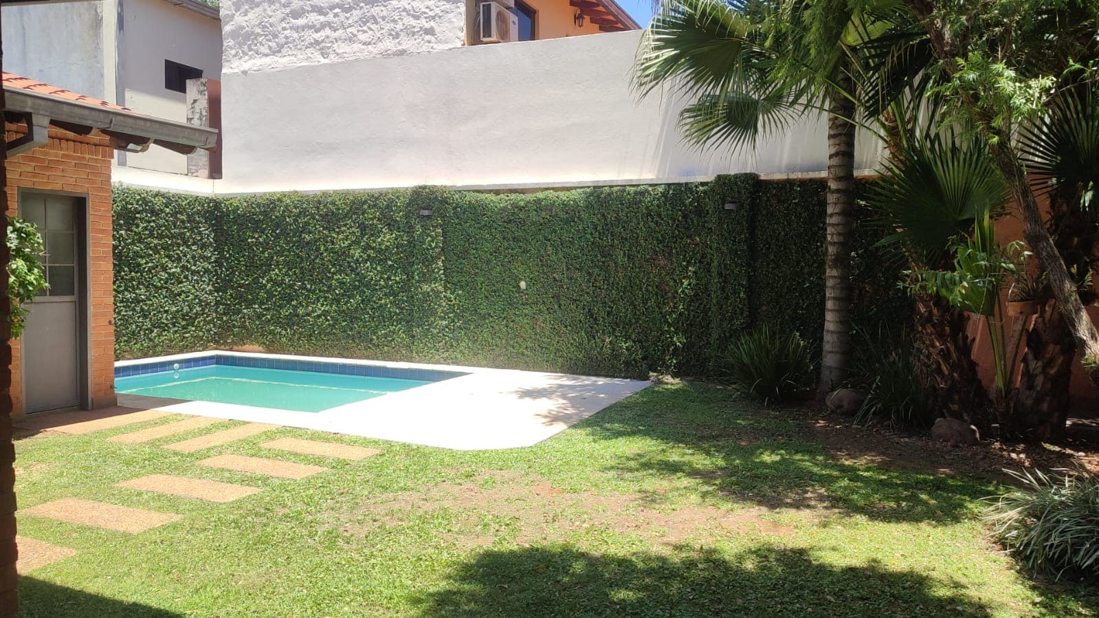 Casa Amplia A Una Cuadra De Stma. Trinidad, Cerca De Shoppings