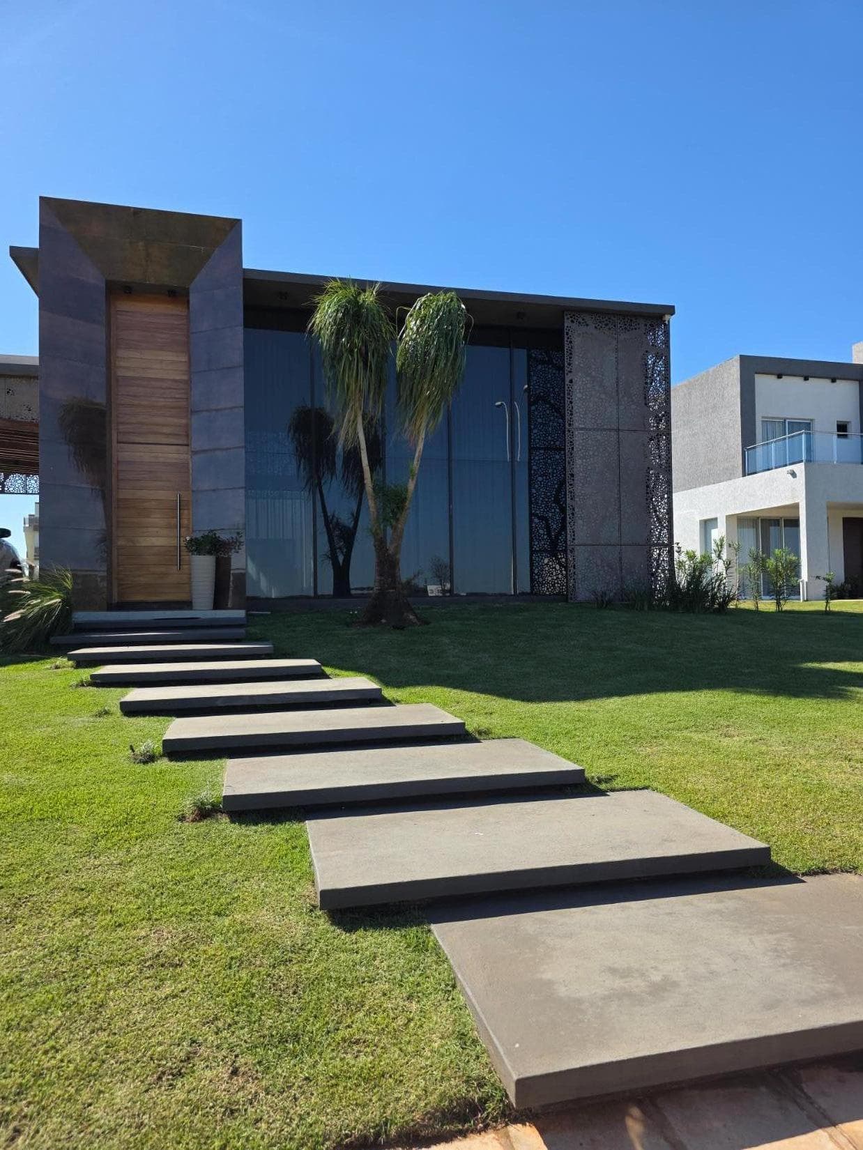 Donde El Diseño Se Encuentra Con El Paraíso: Tu Casa En Agua Vista”