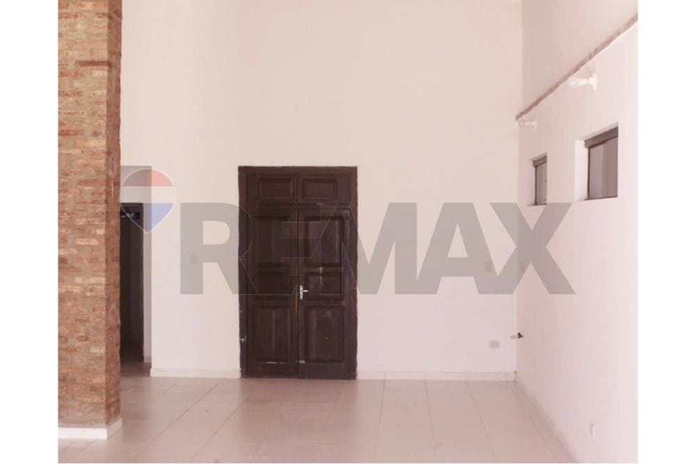 Alquilo Amplio Salon Comercial En Centro Mismo De Caacupe – 3
