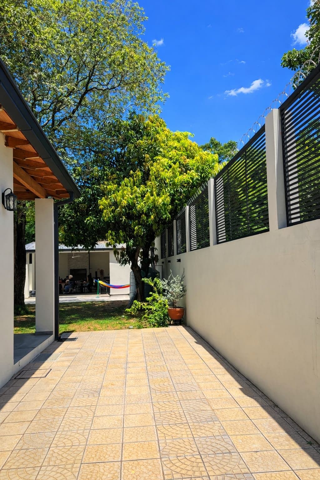 En Venta Amplia Residencia En San Bernarsino – 3