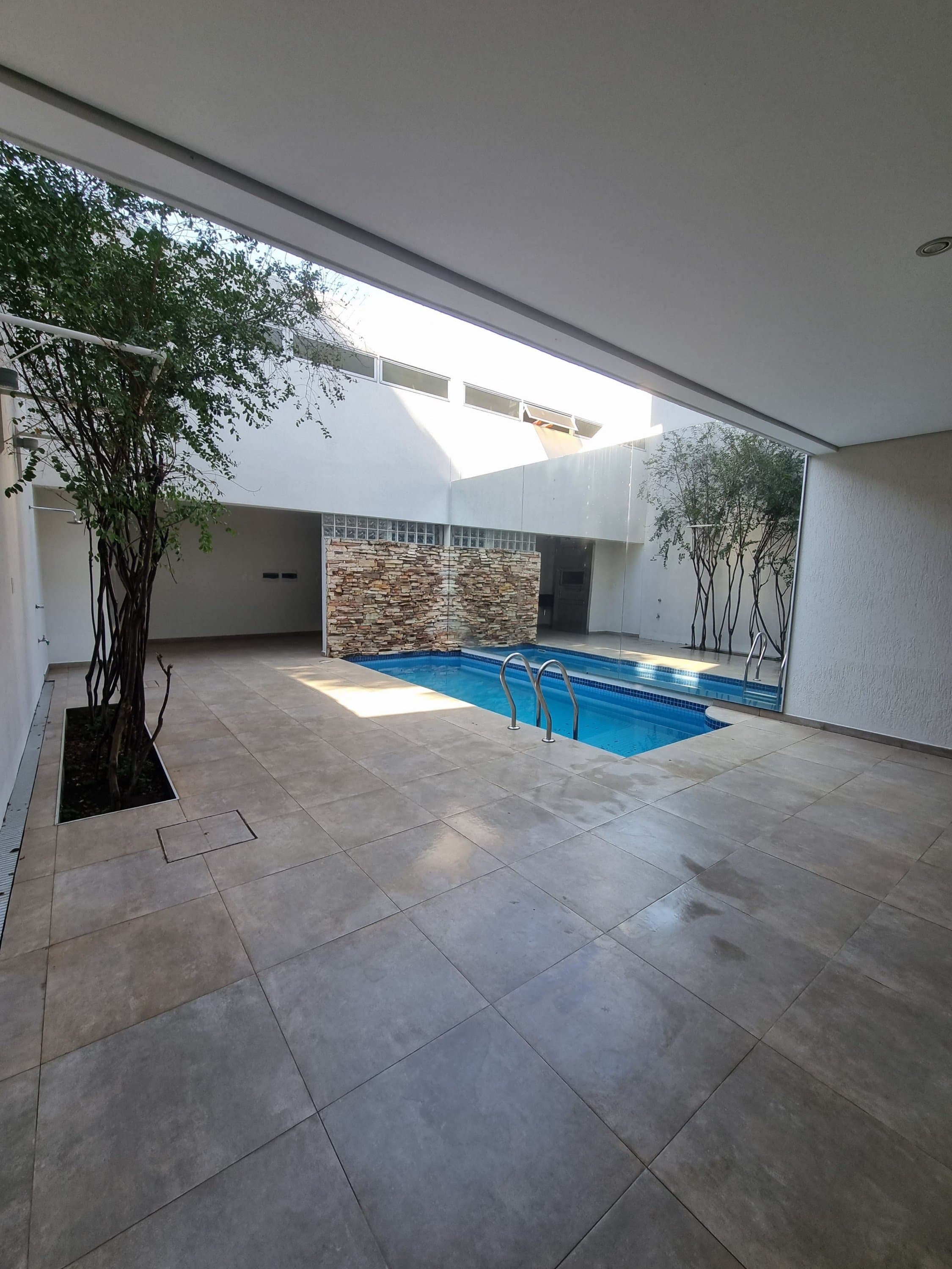 Alquilo TRIPLEX MODERNO domotizado . Mburucuya c/ 4 dormitorios en suite + A. Servicio