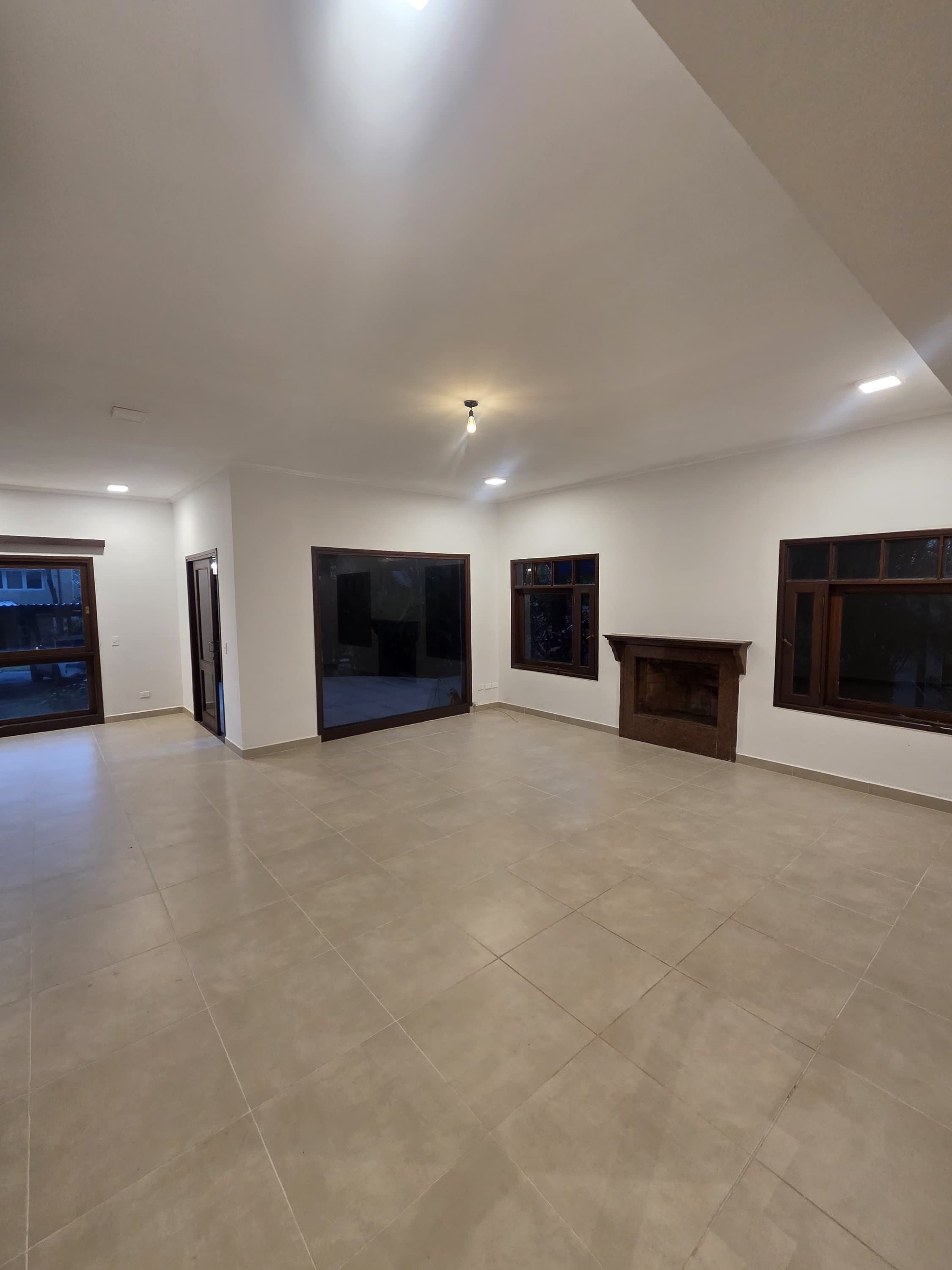 Casa puesta a NUEVA! en Condominio Ycua Sati, a pasos del Goethe, 3 dormitorios en suite con vestidores* – 3