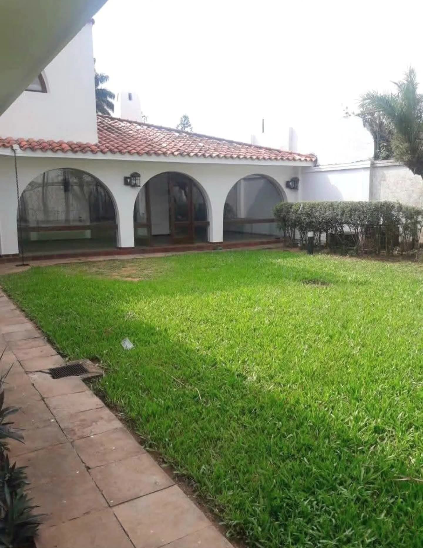 ALQUILO RESIDENCIA EN EL BARRIO MANORÁ – 2